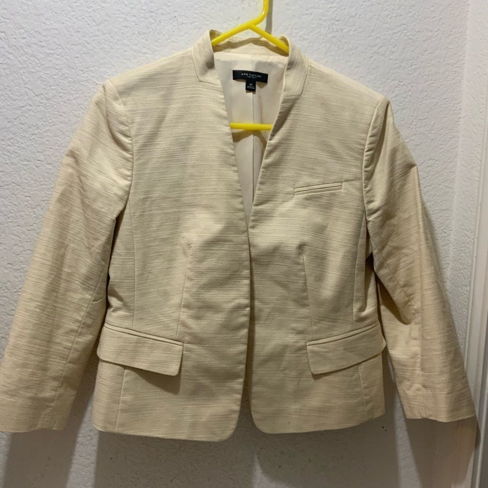 ANN TAYLOR BEIGE COTTON PETITE WOMENS BLAZER SIZE 10 STRETCH WITH POCKETS - Picture 2 of 7